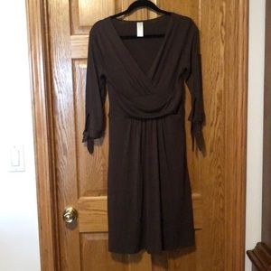 Slimming brown dress